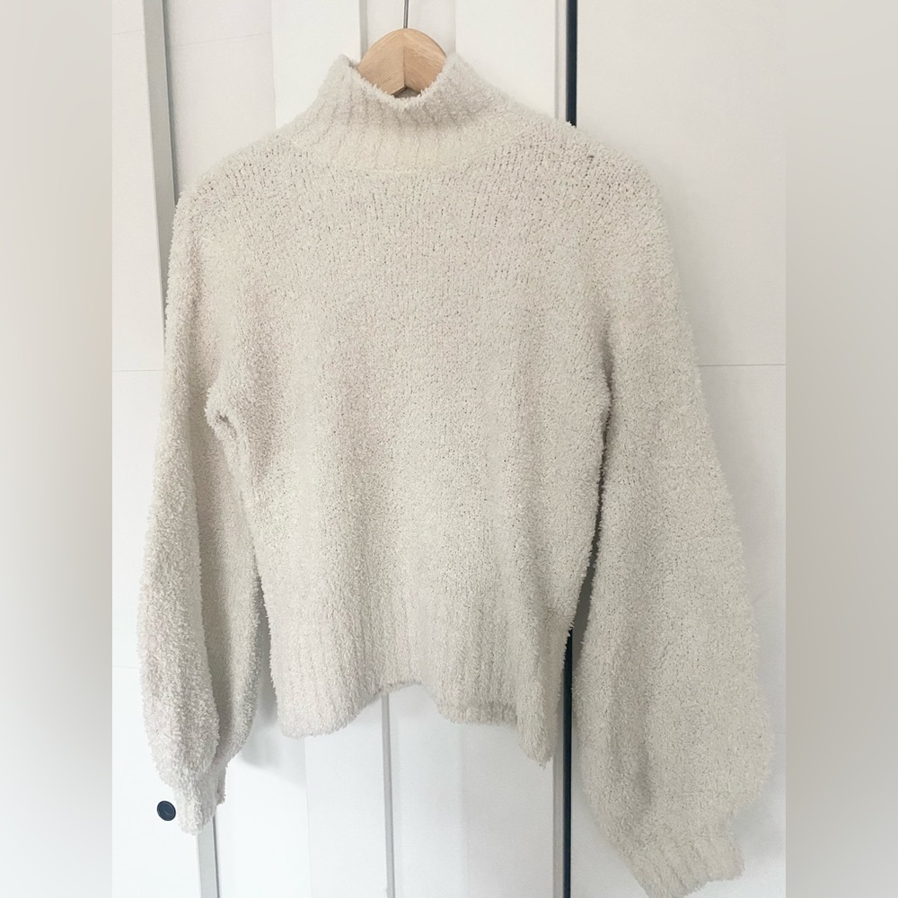 Urban outfitters fuzzy white turtleneck sweater XS
